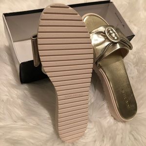 Nine West gold sandals size 61/2